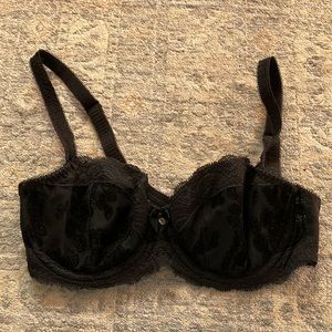 Fantasie balconette bra 30DD w/ velvet floral design, bows and center crystal